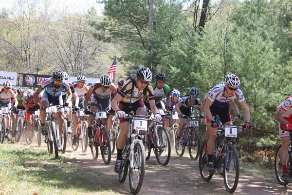 The Pro / Cat. 1 men were led off the line by Tristan Schouten (Mafia Racing; #6), Brian Matter (Gear Grinder; #1) and Brian Eppen (Mercy-Specialized; #117).
