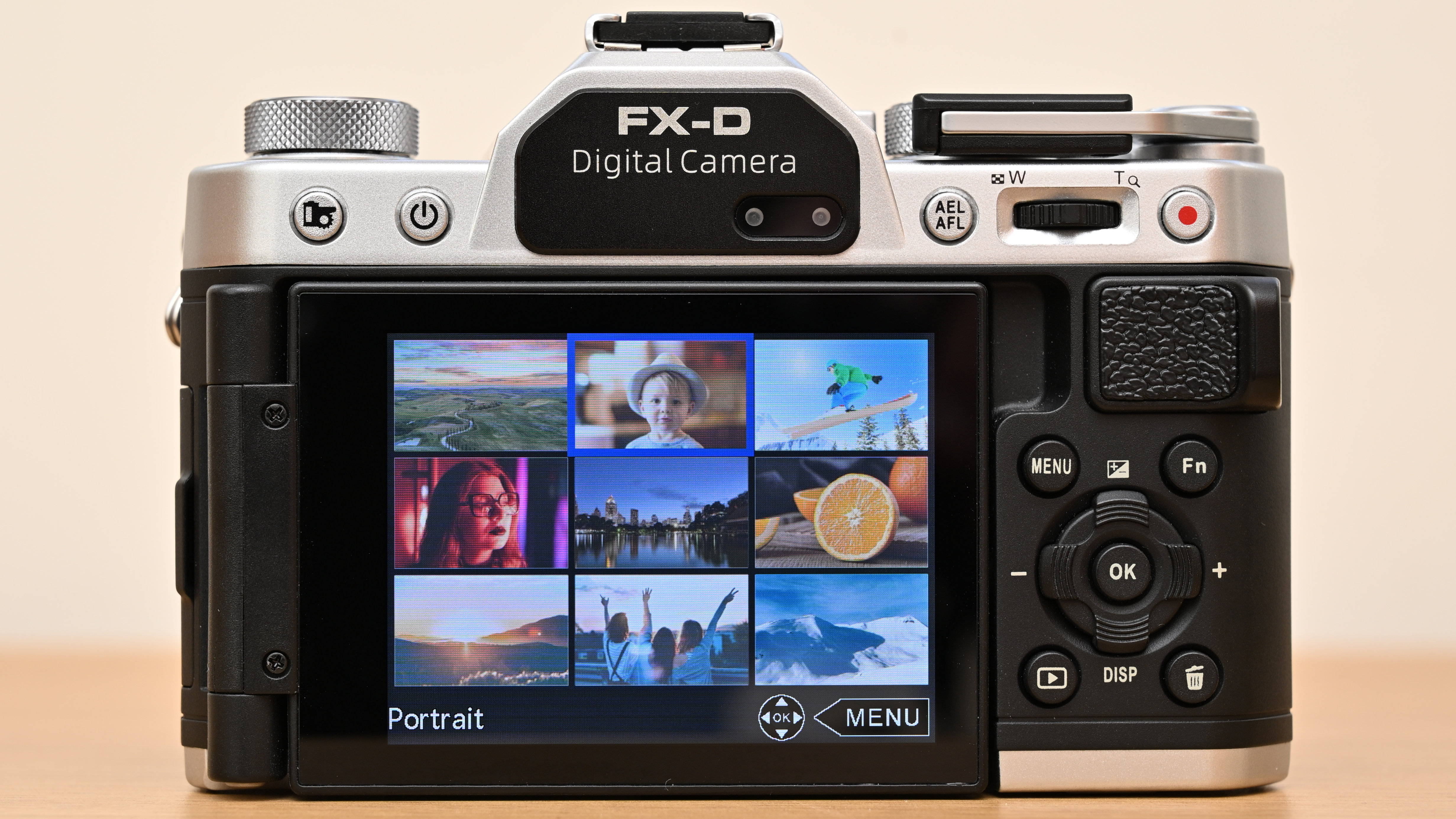 Yashica FX-D 100 product shot