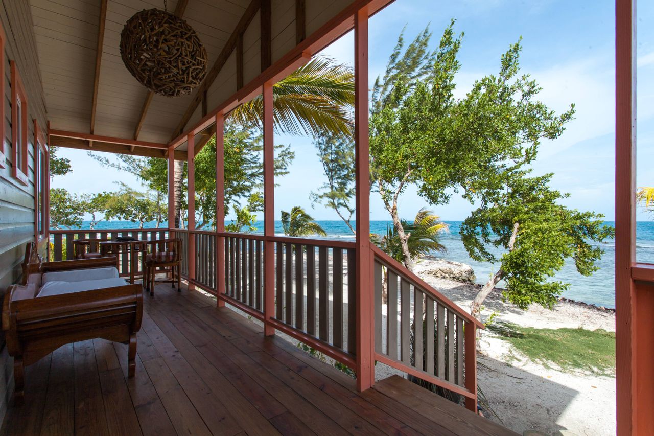 Images of Francis Ford Coppola's house on Coral Caye