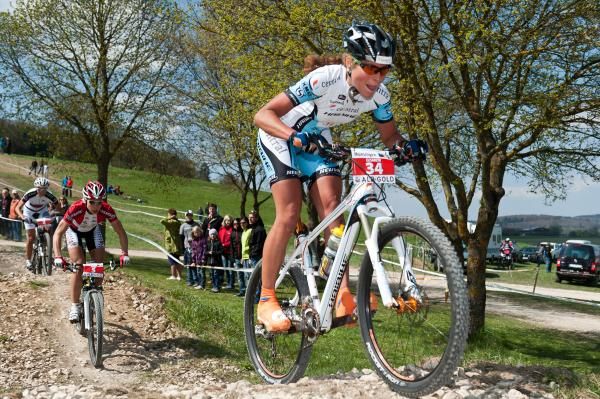 Elisabeth Brandau (Central Haibike Pro Cycling) on her way to victory