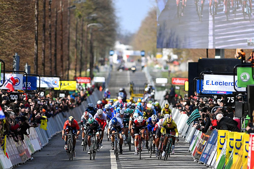 The sprinters close in on the line at the end of stage 1 at Paris-Nice