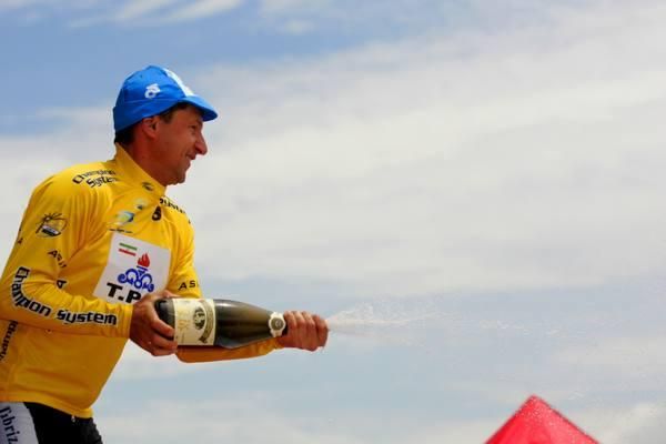 It turned out to be a nice day for Andrey Mizurov (Tabriz) to be seen in yellow.