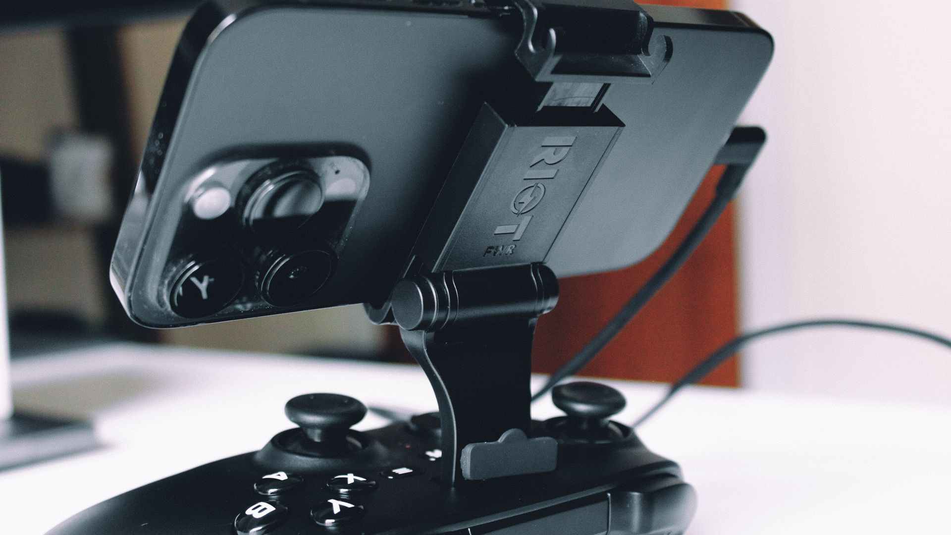 RiotPWR Cloud Gaming Controller for iOS review Potent iPhone gaming