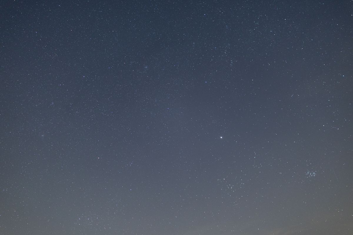 Photo of the night sky captured with the Canon RF 35mm f/1.4L VCM lens