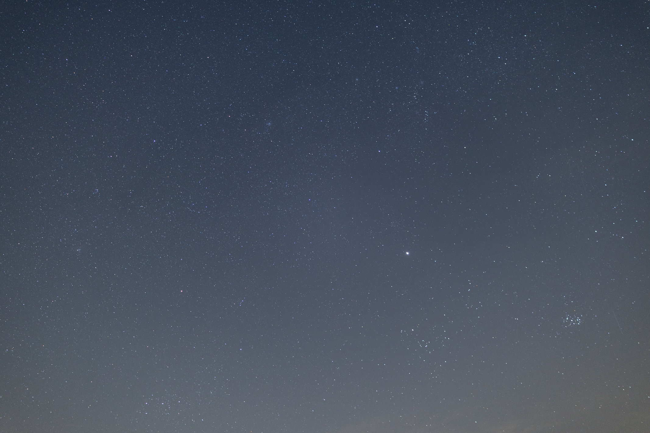 Photo of the night sky captured with the Canon RF 35mm f/1.4L VCM lens