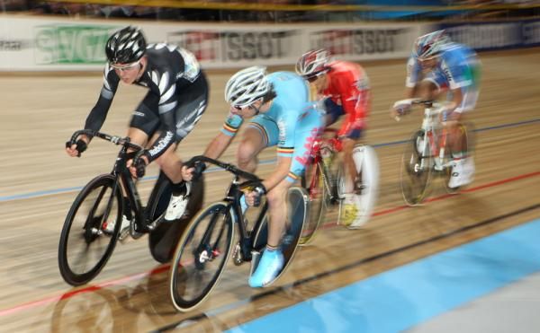 Thomas Scully (New Zealand) and Ingmar De Poortere (Belgium) in action during the points race.