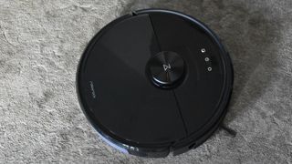 Roborock S6 MaxV robot vacuum review