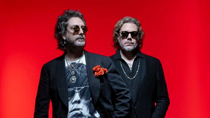 Chris and Rich Robinson, studio portrait