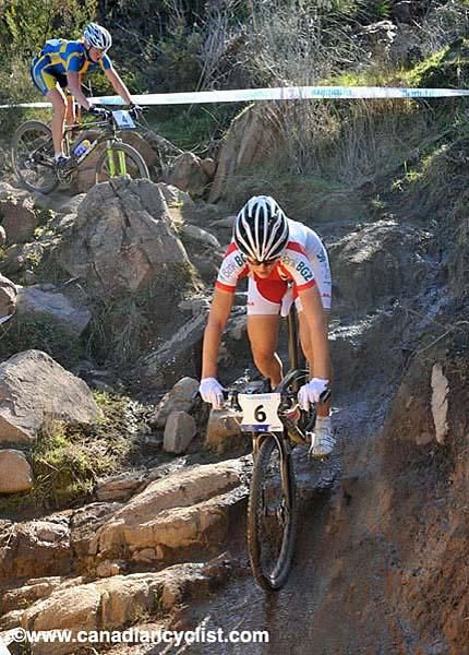 Aleksandra Dawidowicz (Poland) and Alexandra Engen (Sweden) race through the technical descent.