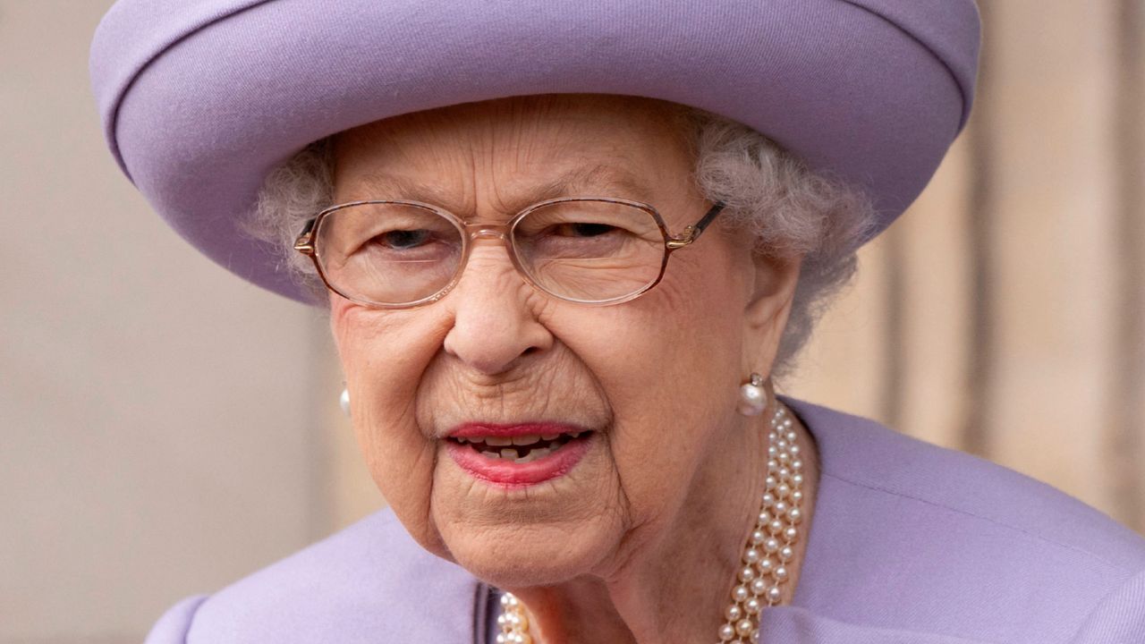 Queen couldn’t be photographed with Lilibet - Britain&#039;s Queen Elizabeth II attends an Armed Forces Act of Loyalty Parade at the Palace of Holyroodhouse in Edinburgh, Scotland, on June 28, 2022. - Queen Elizabeth II has travelled to Scotland for a week of royal events.