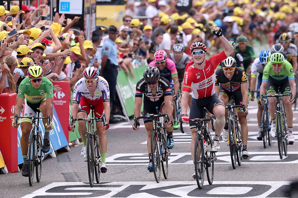 The end of the sprint during stage 15.