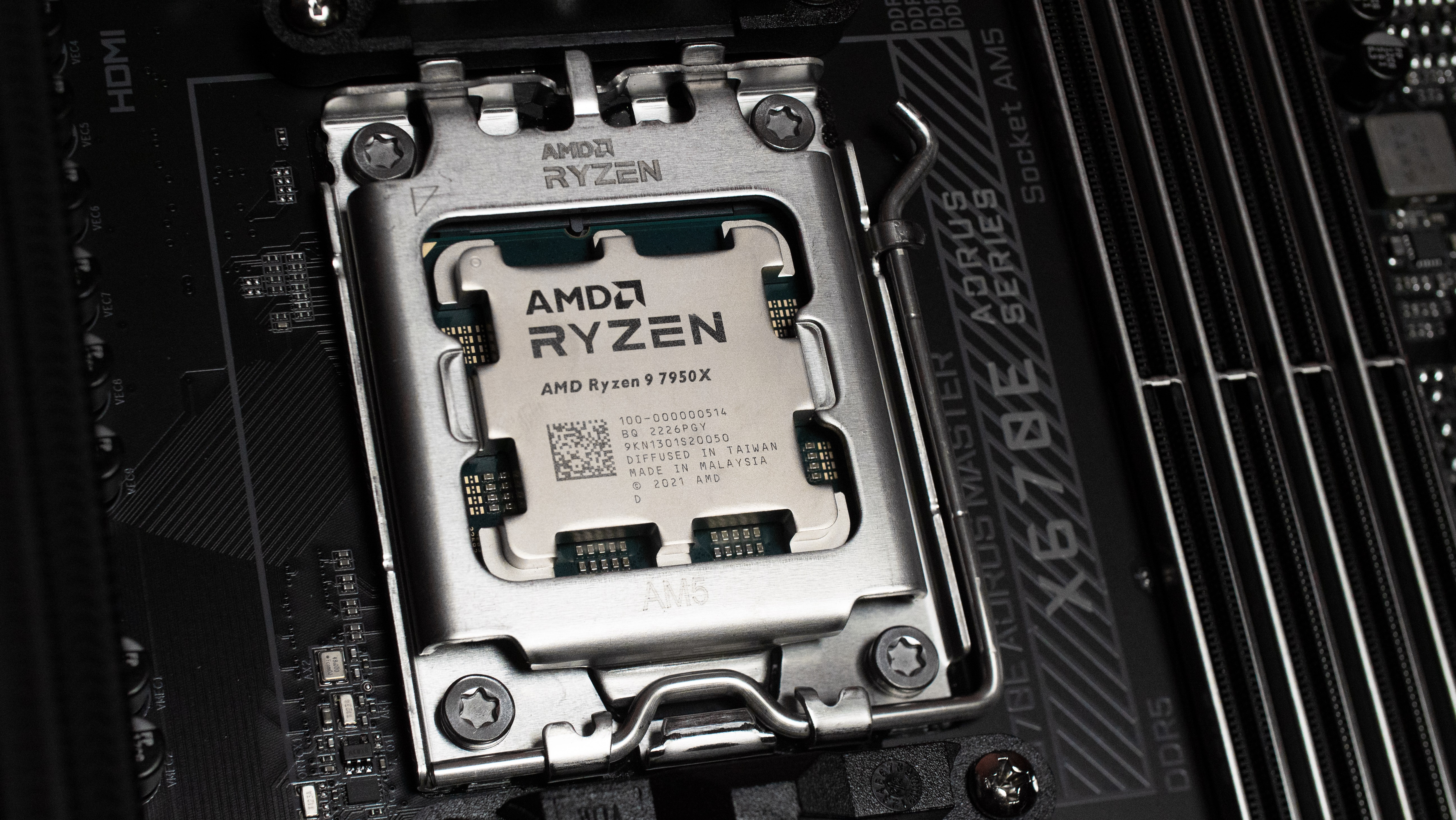 AMD Ryzen 5 7600X And Ryzen 7 7700X Review: Mainstream Zen 4 Tested - Page  2