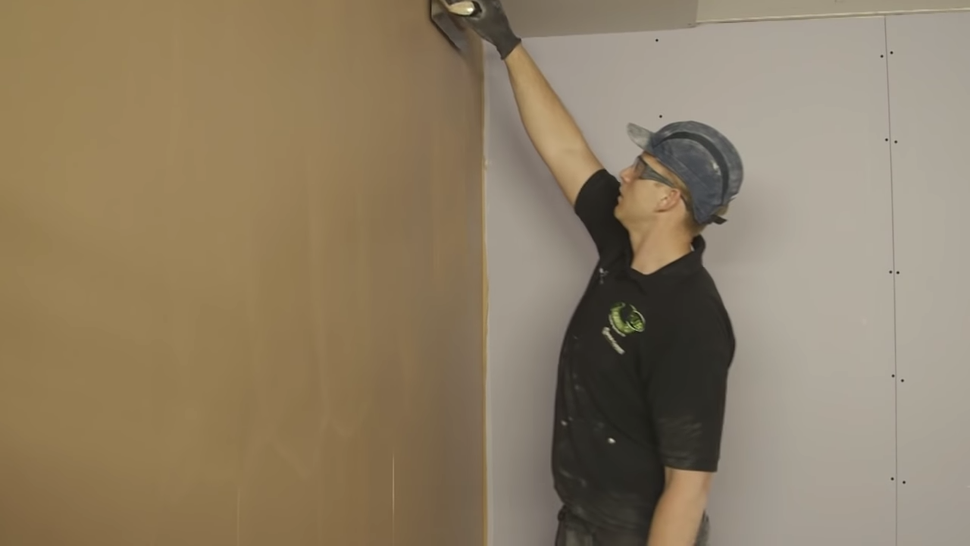 Skimming Plasterboard: A Step-by-Step Guide | Homebuilding