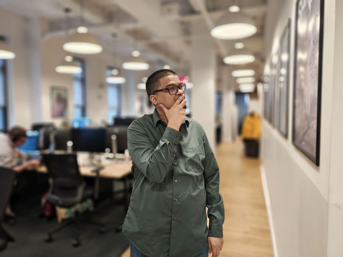 Motorola Razr Plus 2024 portrait sample.