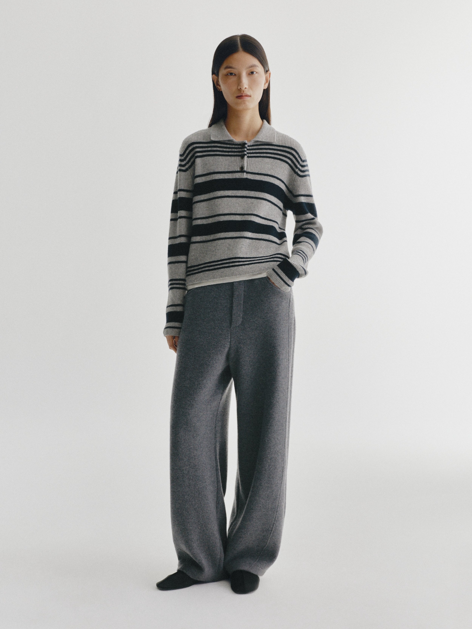 Tinna Stripes Sweater Sanderling Deep Navy | Cashmere | Lisa Yang