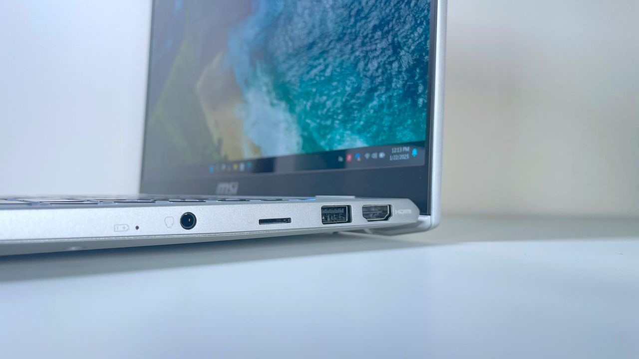 Close up of the ports on the right side of the MSI Prestige A16 AI+