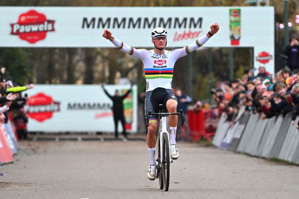 Mathieu van der Poel wins Antwerp World Cup