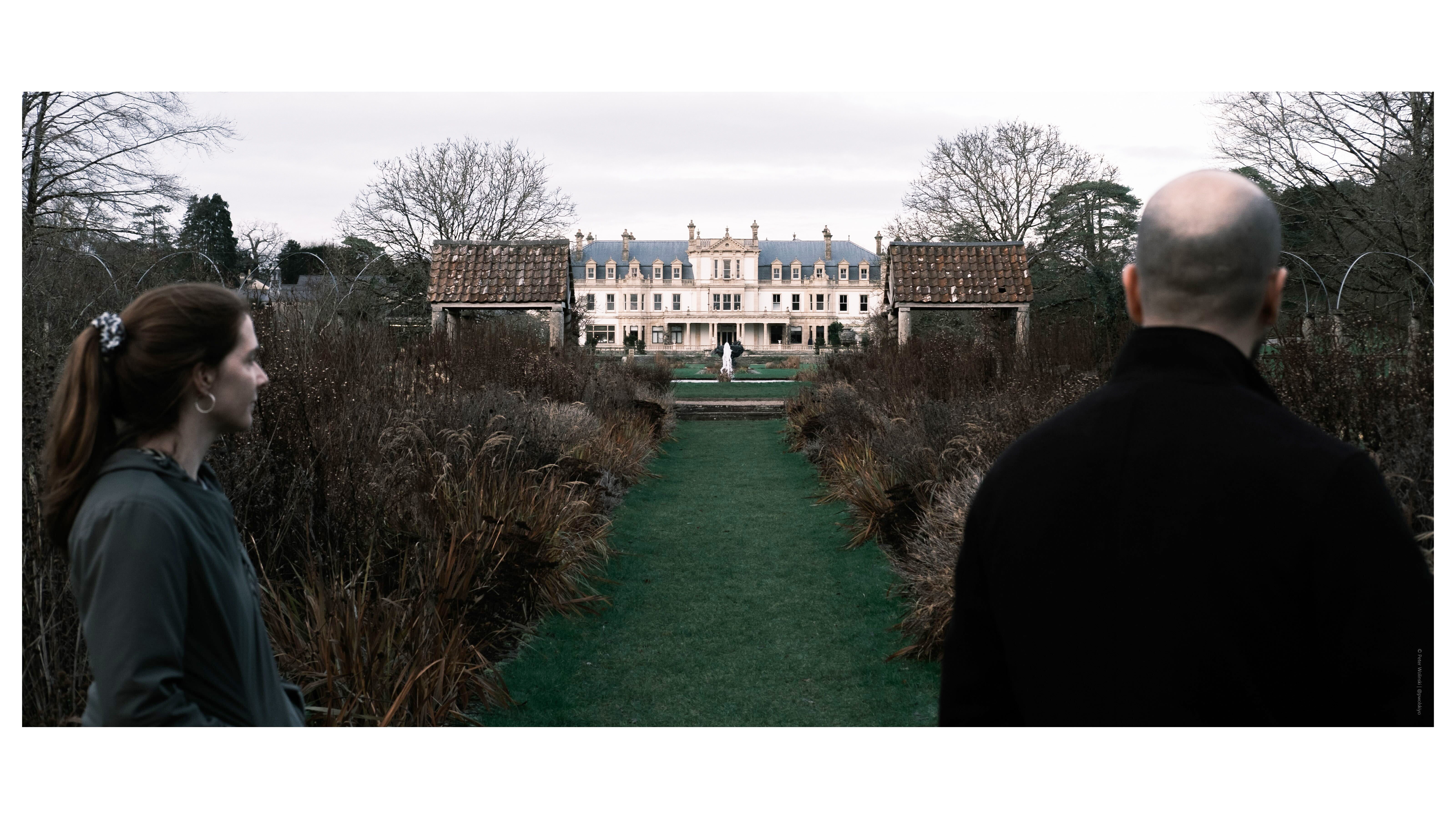 An image of a stately home taken on a Fujifilm X-E4