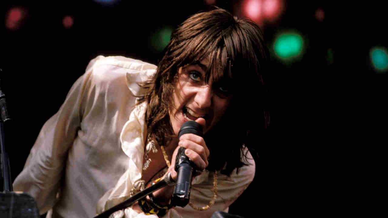 The Black Crowes&amp;rsquo; Chris Robinson performing onstage in 1990