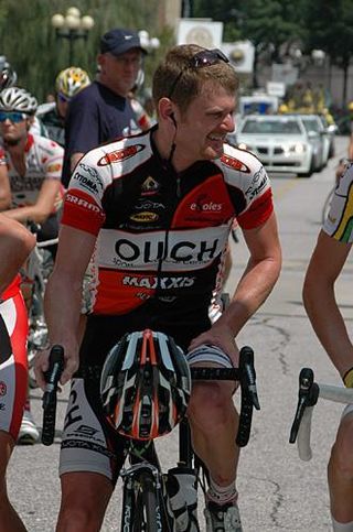 Floyd Landis (OUCH pb Maxxis) chats before the start.