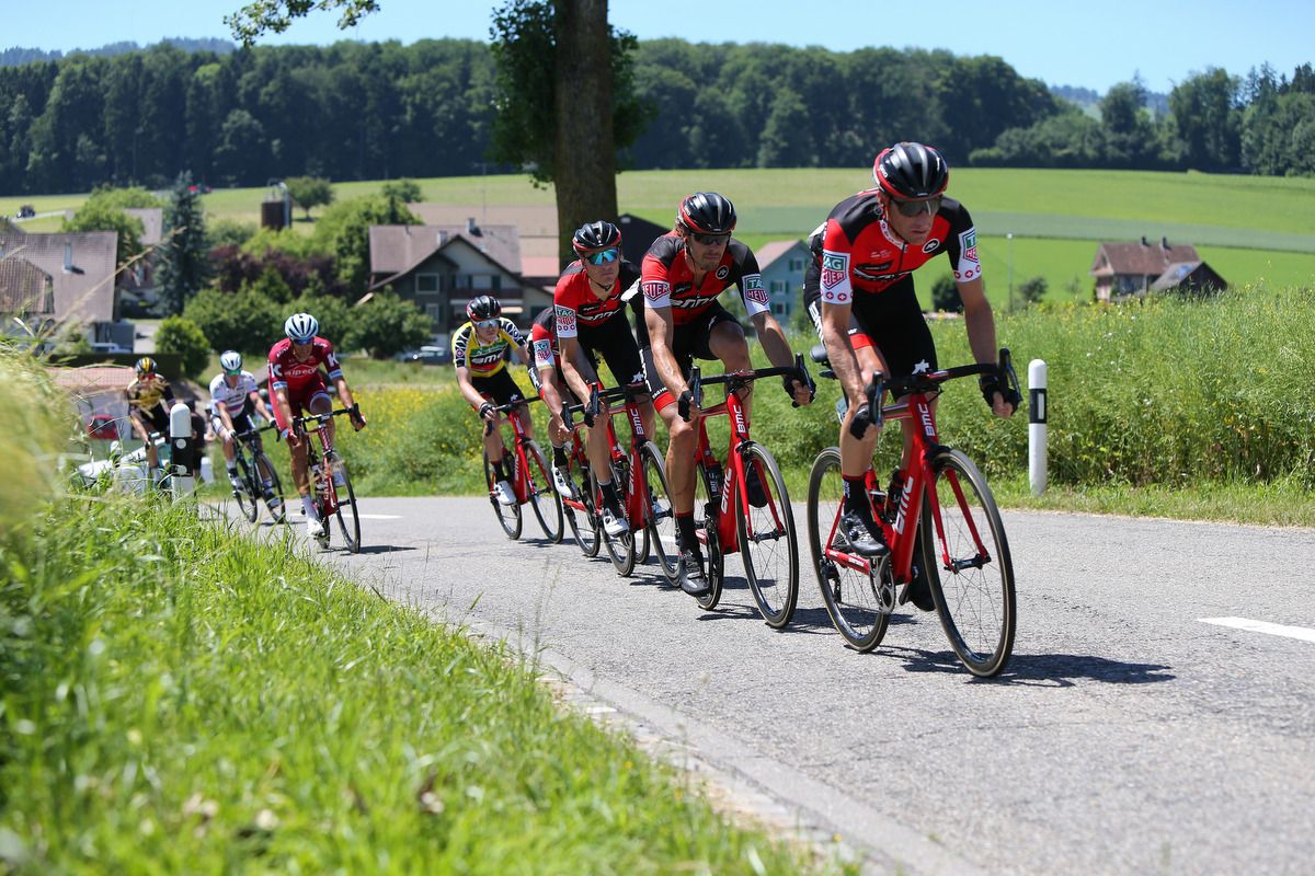 Martin Elmiger controlling the tempo for BMC