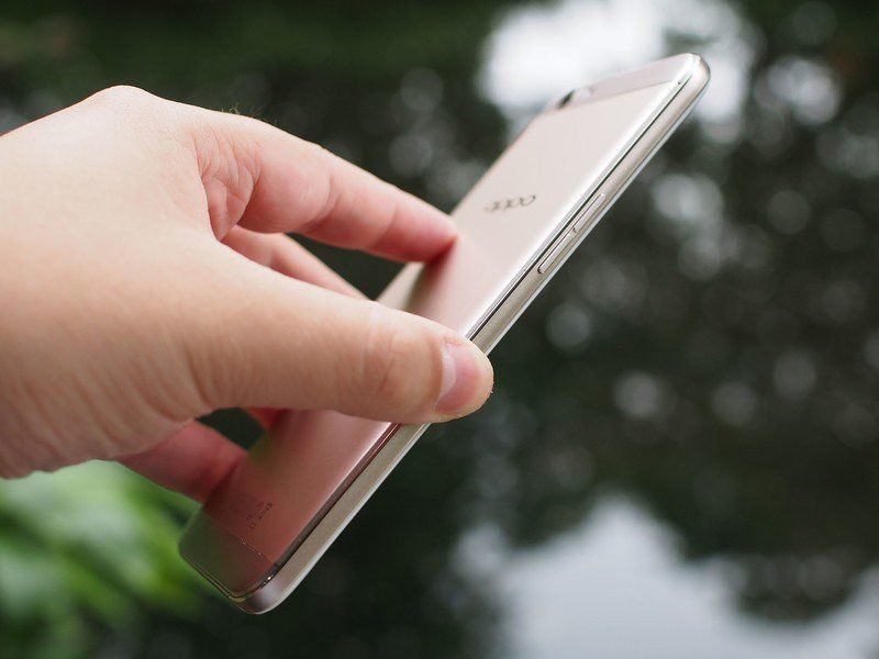 Oppo F1s