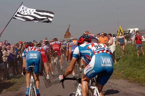 Albert Timmer (Skil-Shimano) brings up the rear
