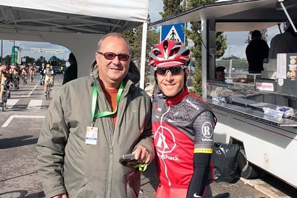 Rog&eacute;rio Teixeira, President of Associa&ccedil;&atilde;o de Ciclismo do Algarve, with Levi Leipheimer
