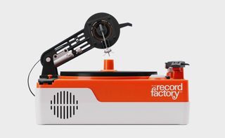Music turntable used for cutting vinyl records