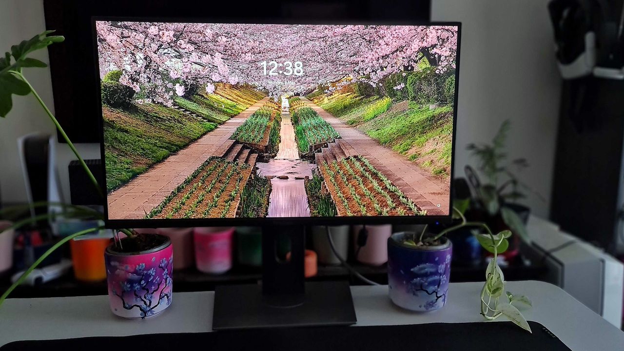 ViewSonic VX2882-4KP on a desk.