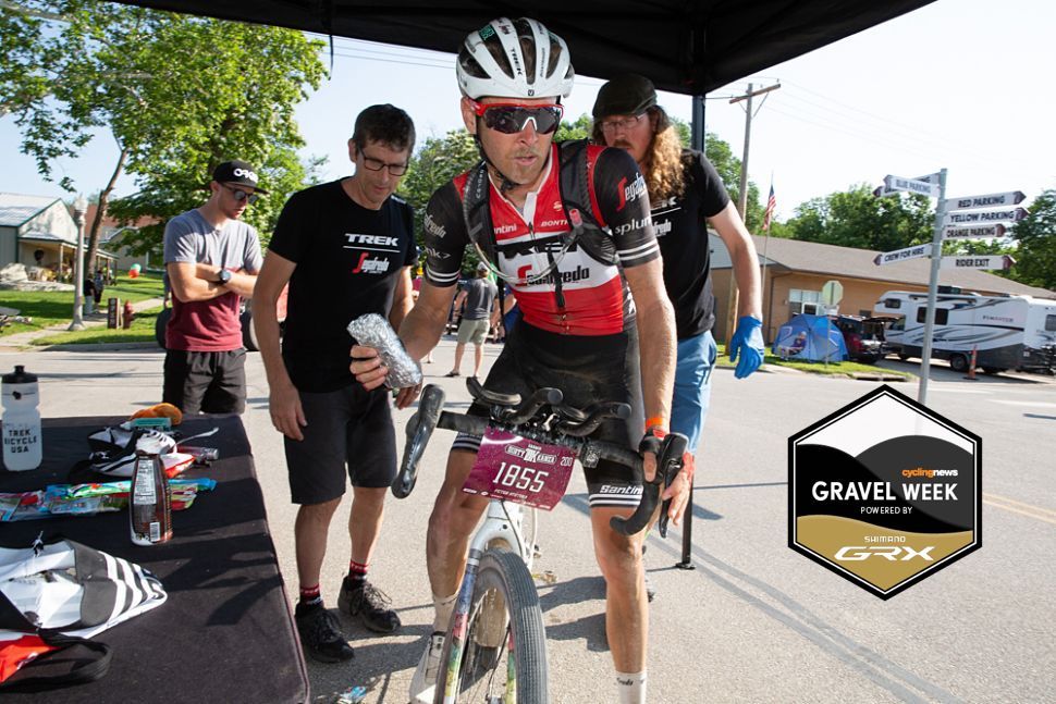 Stetina stopping to grab some food at last year&#039;s Dirty Kanza