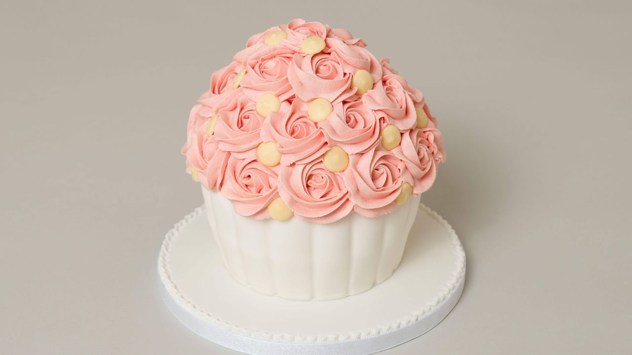 giant cupcake