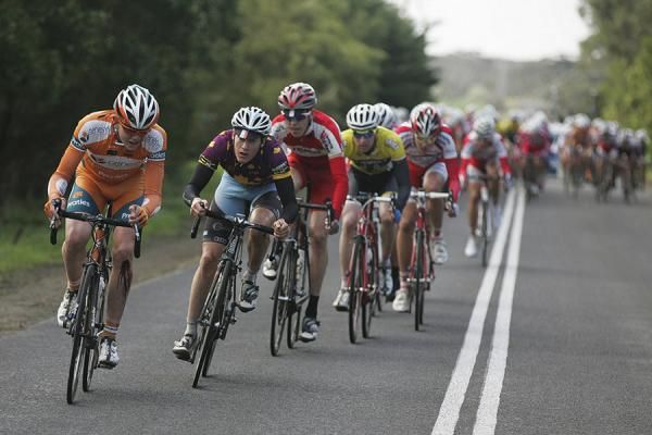 Campbell Flakemore (Genesys) and Ben Hill (RBS Morgans - ATS) keep the pace high at the front of the bunch