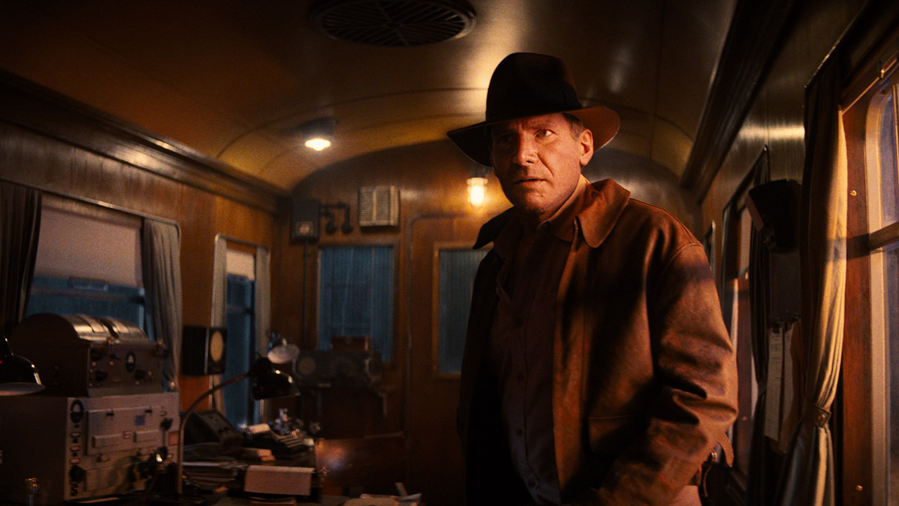 Do filme Indiana Jones e o Mostrador do Destino.  Aqui vemos o jovem Indiana Jones parado dentro de um velho vagão de trem.