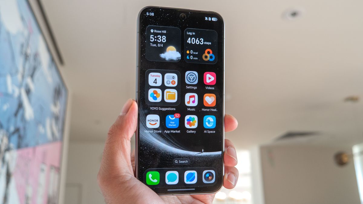 Honor Robot Phone hands-on.