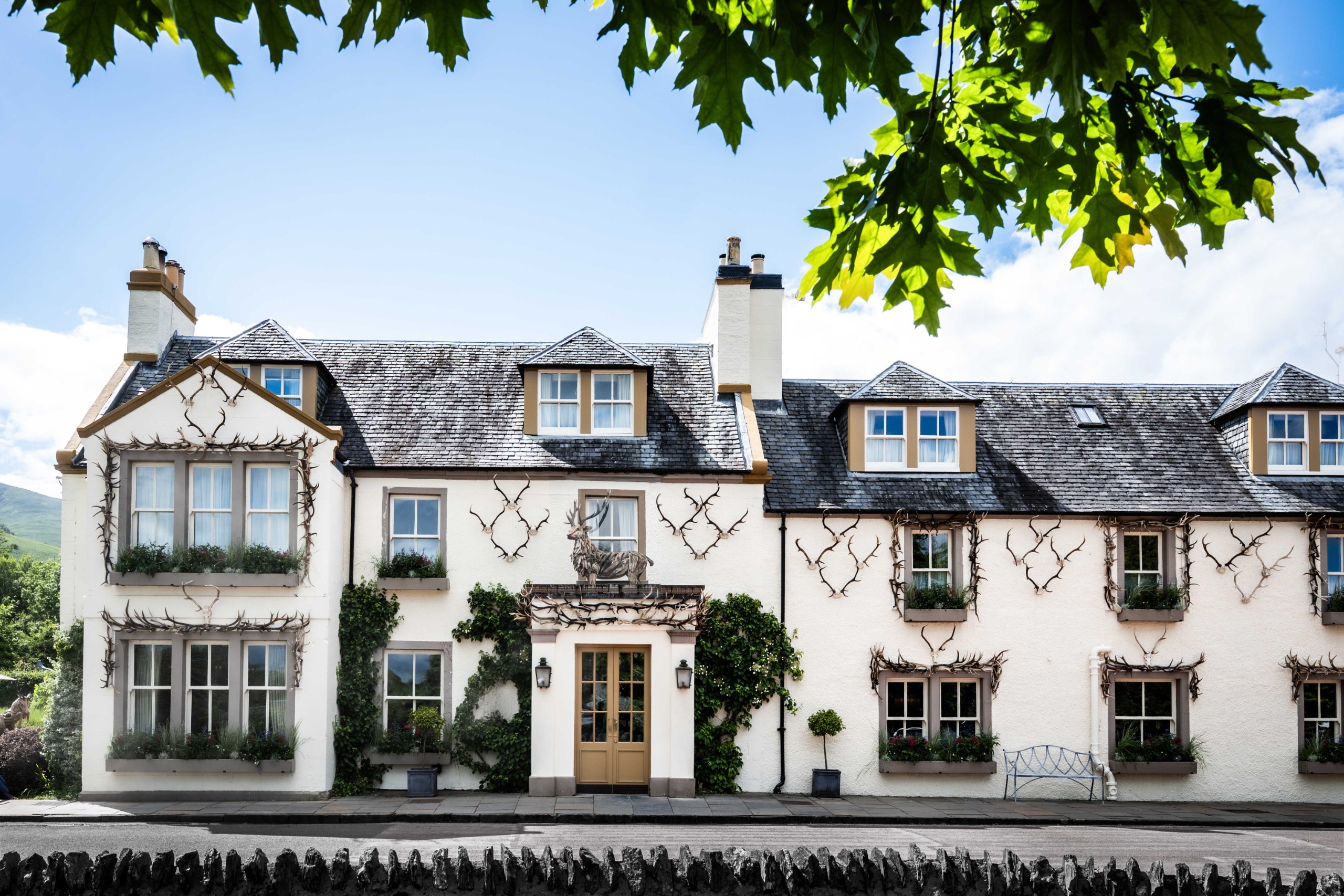 Loch Lomond Arms Hotel