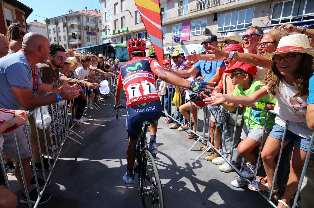 Nairo Quintana (Movistar) high five's the crowds