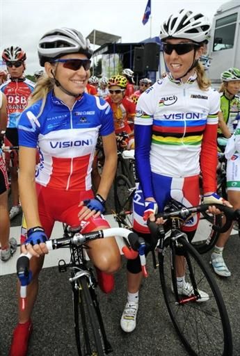 World champion Nicole Cooke (Great Britain), right, and French national champion Christelle Ferrier-Bruneau await the start of the GP de Plouay-Bretagne.