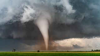 Photography competition celebrates storm chasing