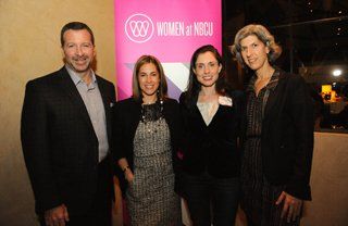 Schmooze Gallery December 3, 2012.jpg