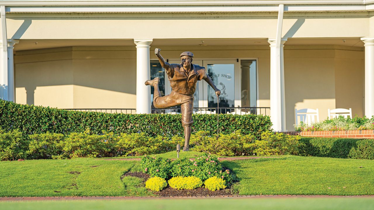 Pinehurst Payne Stewart statue