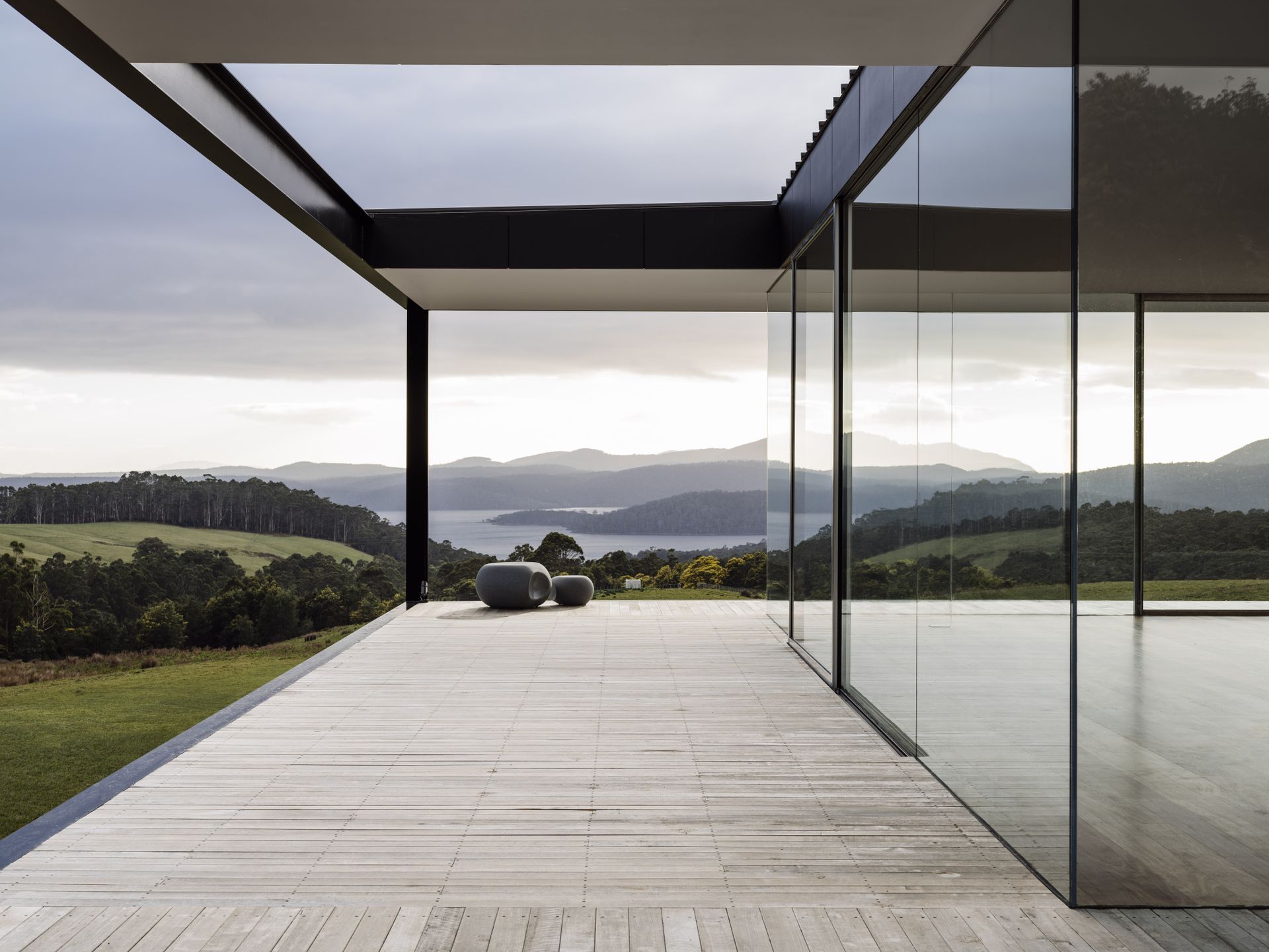 tasmania house by room 11 in the patio looking out