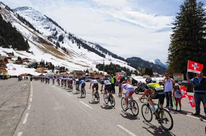 Over the Moses: At the Tour of Romandie the peloton climb over the Col de Moses