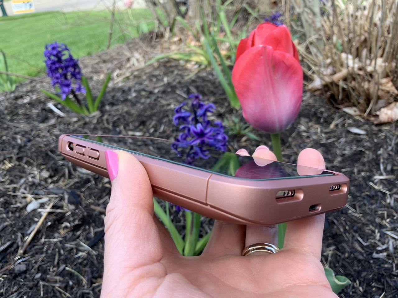 Casely Battery-Powered Charging Case on iPhone 11 Pro