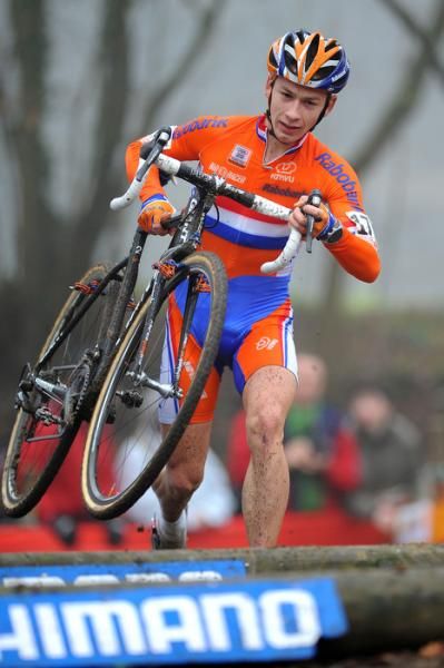 Lars van der Haar (Netherlands) flies over the barriers.