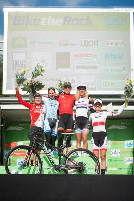 Women's podium: Lisi Osl, Adelheid Morath, Annika Langvad, Jolanda Neff, Maja Wloxczcowska
