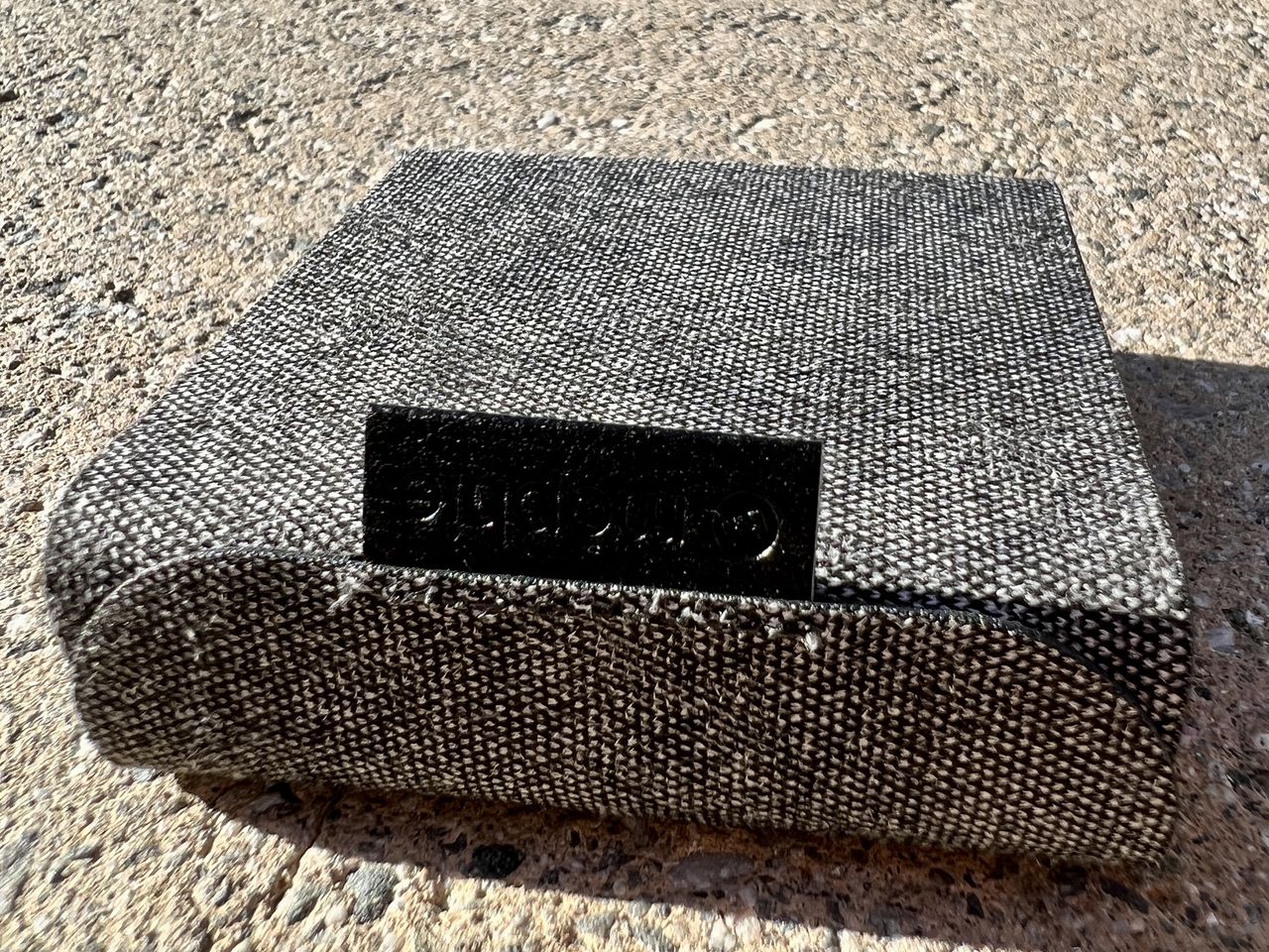 Mophie 3 In 1 Travel Charger Magsafe Fabric Up Close