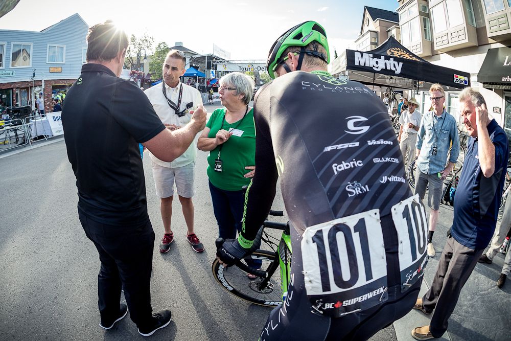 Cylance Director Hilton Clarke talks with race officials about the use of disc brakes