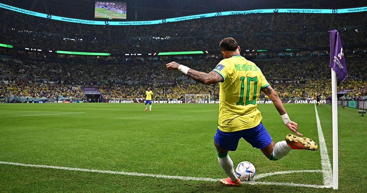 Brazil&#039;s forward #10 Neymar takes a corner kick during the Qatar 2022 World Cup Group G football match between Brazil and Serbia at the Lusail Stadium in Lusail, north of Doha on November 24, 2022.