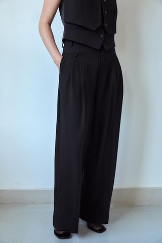 Pleated Trousers With Pockets